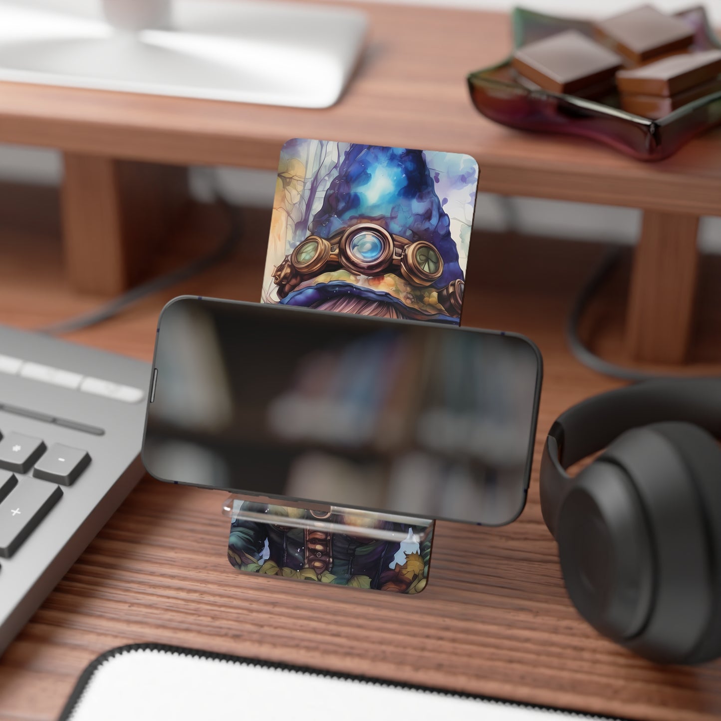Prismveil Gnomes – Elowen, The Crystalbloom Seer Mobile Phone Stand